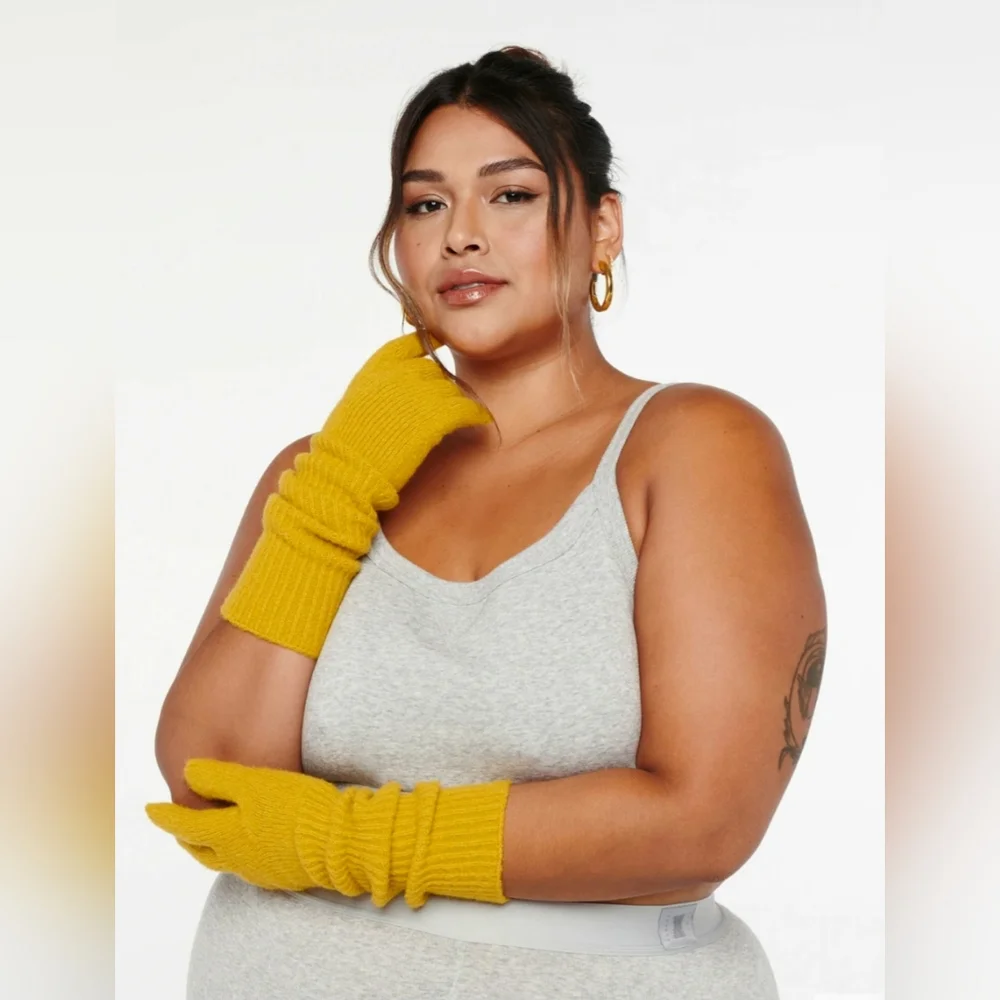 Savage X Fenty Fuzzy Glove and scarf set - Picture 2 of 6